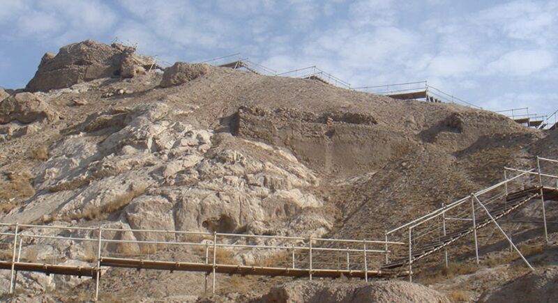 کاشت محصولات کشاورزی به بنای دژ رشکان شهرری آسیب نمی‌زند