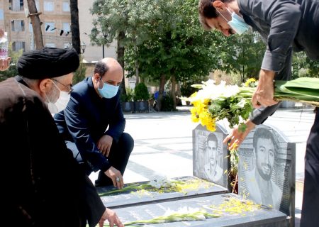 گلباران مزار شهدای مدافع حرم در شهرری