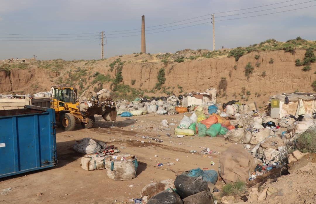 ۷۵ تن ضایعات مراکز غیرمجاز تفکیک زباله در بخش خاوران جمعآوری شد