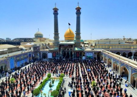 اقامه نماز باشکوه ظهر عاشورا در کربلای ایران اسلامی