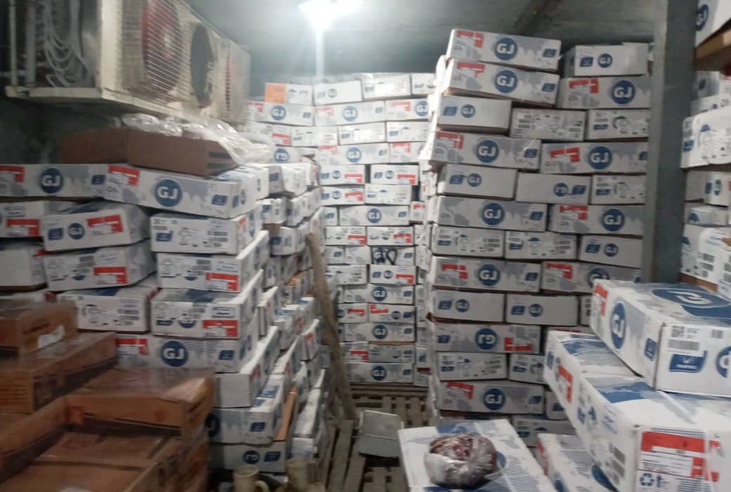 بیش از ۳۰ تن گوشت فاسد در کهریزک کشف شد