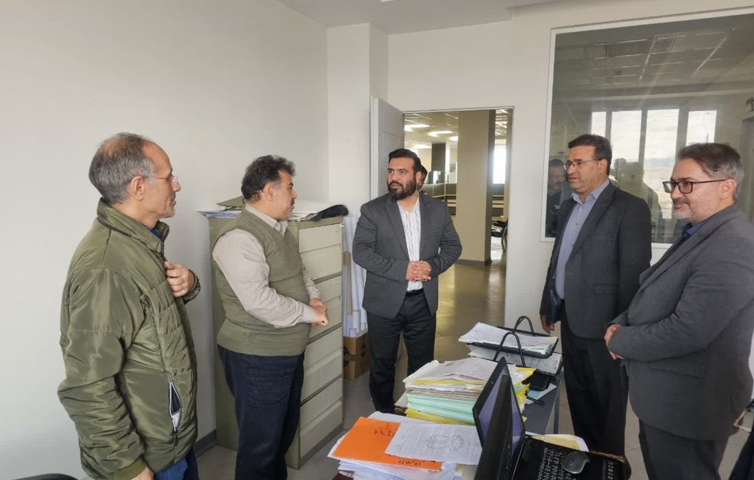 تجلیل مسئولین ارشد بخش فشافویه از رئیس اداره ثبت اسناد و املاک
