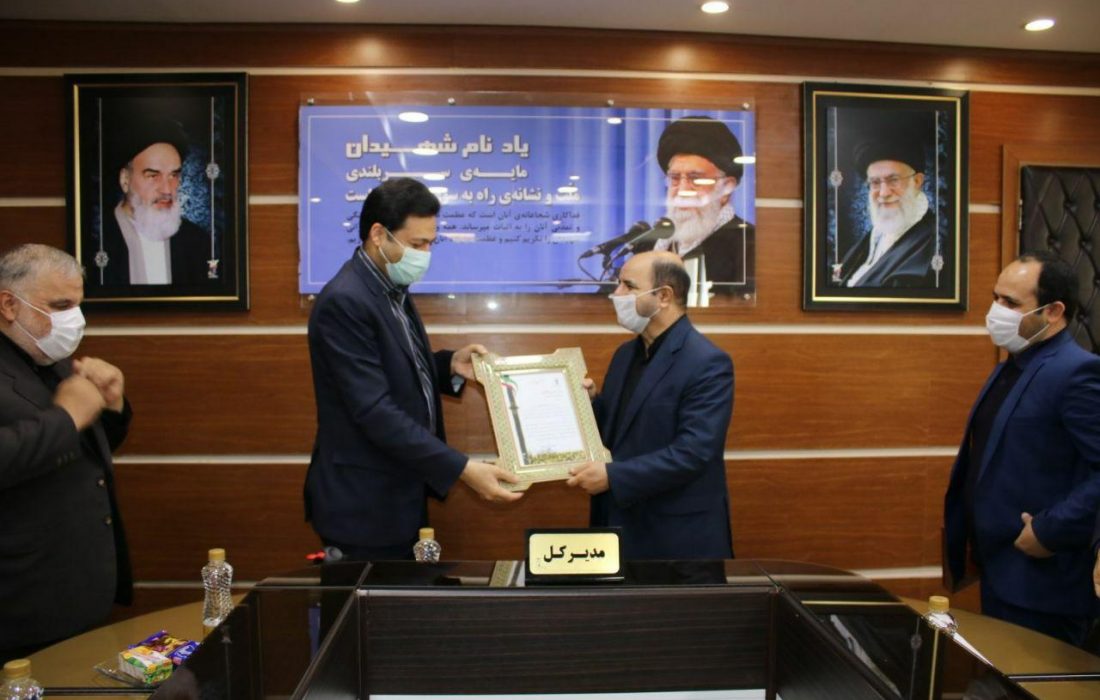 فرماندار جوان ری همچنان خوش می درخشد